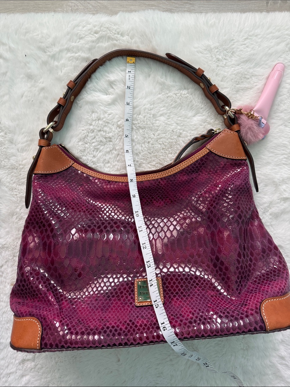 💜💯Authentic Dooney & Bourke Faux Snakeskin Embossed Hobo Bag💜 - Picture 15 of 16